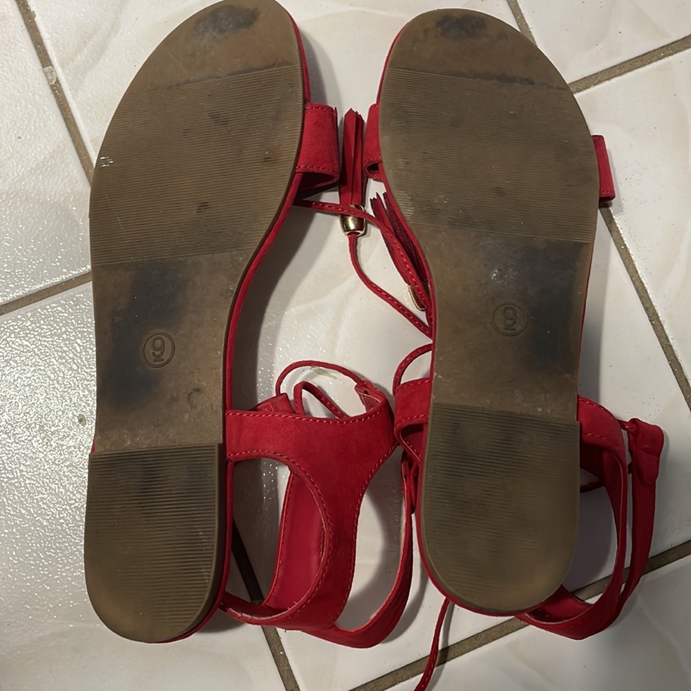 Red sandals - Picture 2 of 2